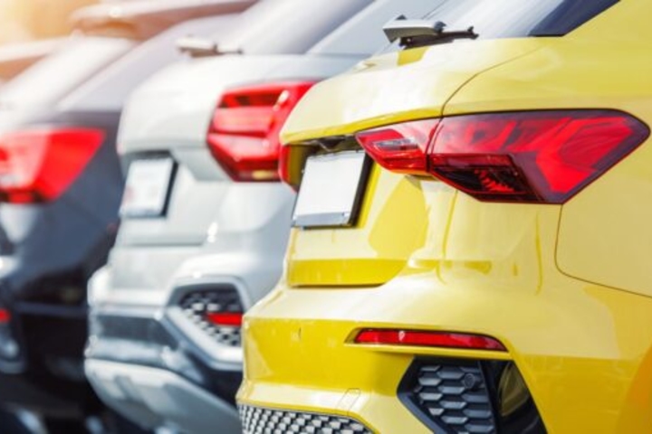 Vanaf 2027 mogelijk eindheffing betalen bij fossiele auto van de zaak